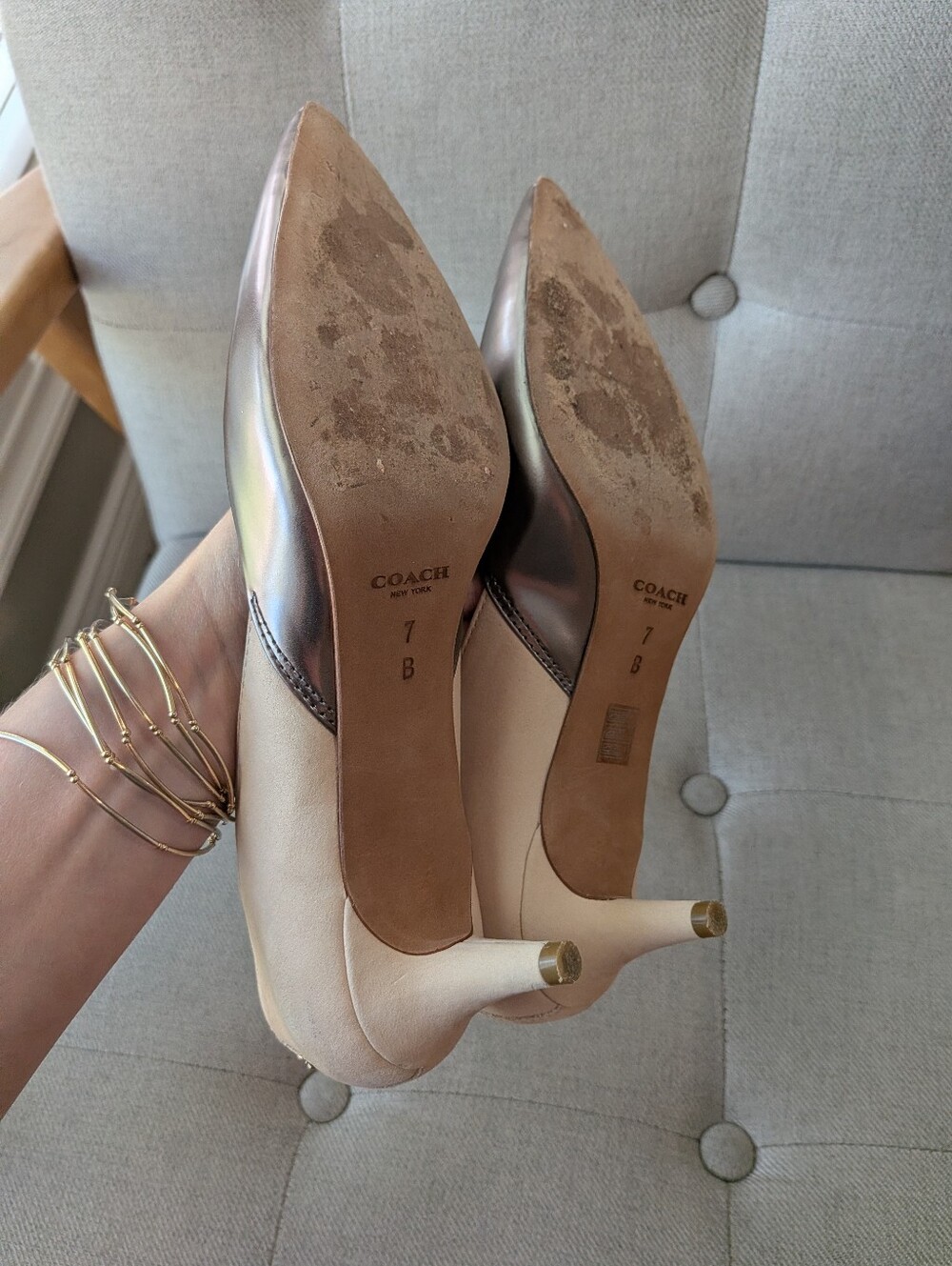 COACH Chambers Rose Two-Tone Pointed Toe Mid Heel Pumps Nude Metallic Size 7B - Picture 12 of 13